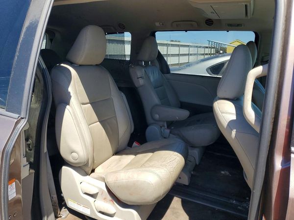 2018 TOYOTA SIENNA