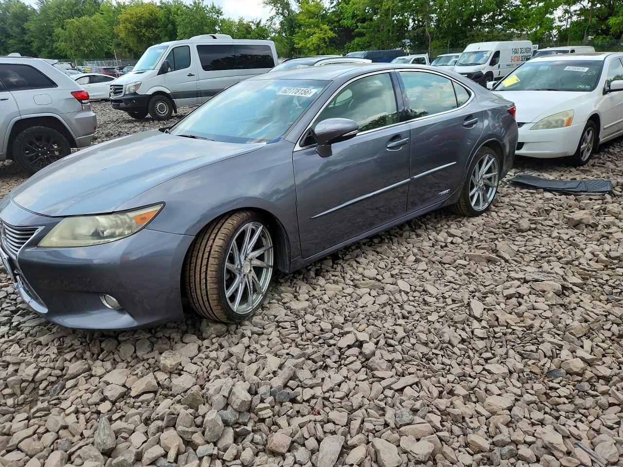 2013 LEXUS ES