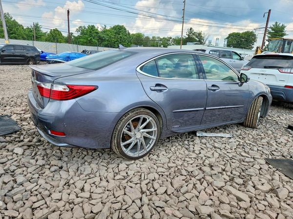 2013 LEXUS ES