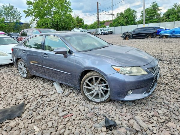 2013 LEXUS ES