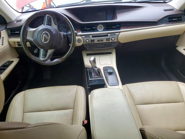 2016 LEXUS ES