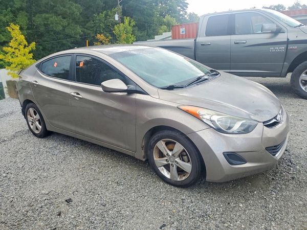 2013 HYUNDAI ELANTRA