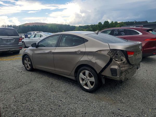 2013 HYUNDAI ELANTRA