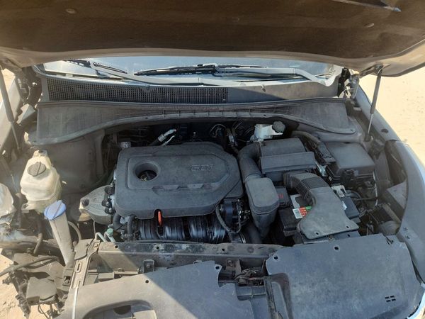 2017 KIA SORENTO L, LX — Engine bay