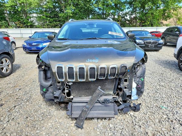 2015 JEEP CHEROKEE LATITUDE 4X4