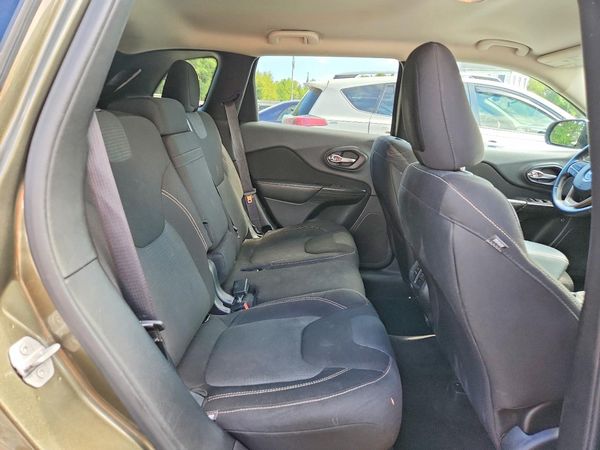 2015 JEEP CHEROKEE LATITUDE 4X4