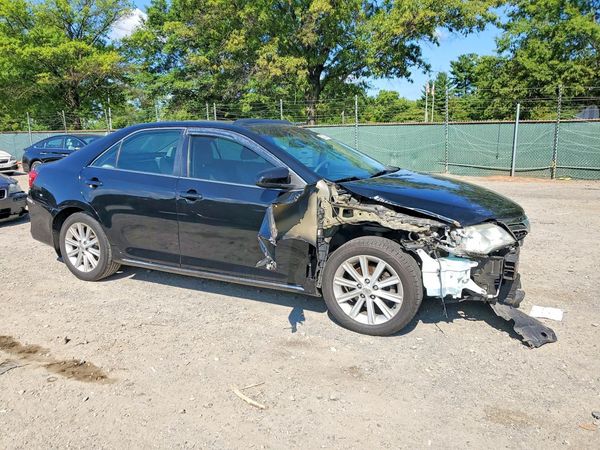 2014 TOYOTA CAMRY