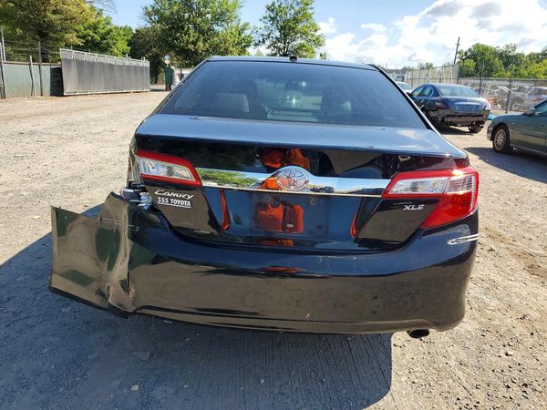2014 TOYOTA CAMRY