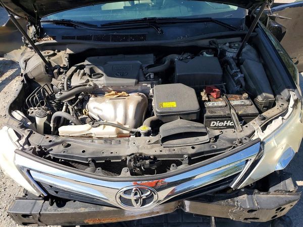 2014 TOYOTA CAMRY