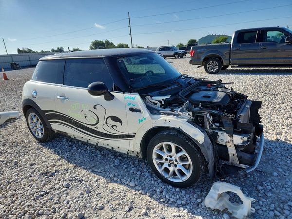 2017 MINI COOPER