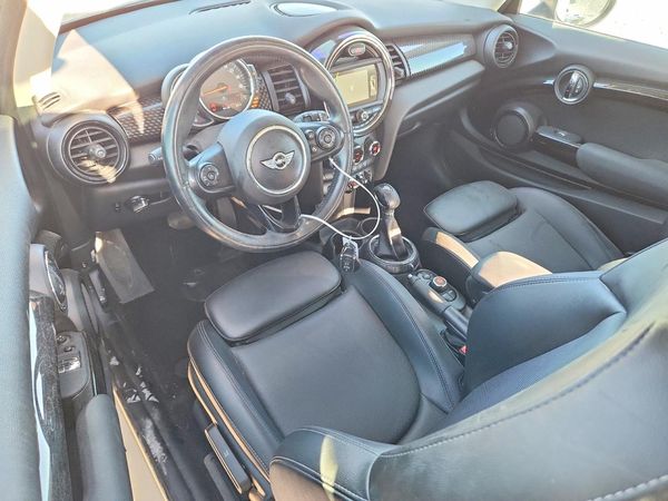2017 MINI COOPER