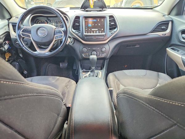 2017 JEEP CHEROKEE LATITUDE FWD