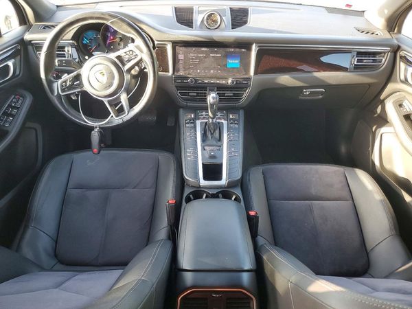 2019 PORSCHE MACAN