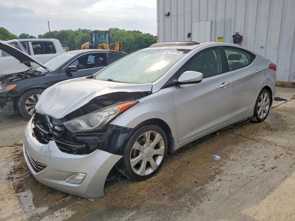2013 HYUNDAI ELANTRA