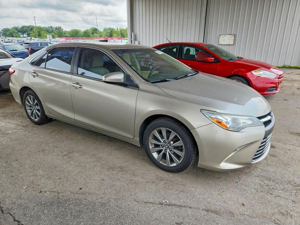 2017 TOYOTA CAMRY LE/SE/XLE/XSE — Passenger 3/4