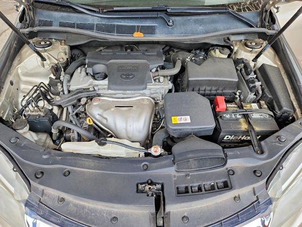 2017 TOYOTA CAMRY LE/SE/XLE/XSE — Engine bay