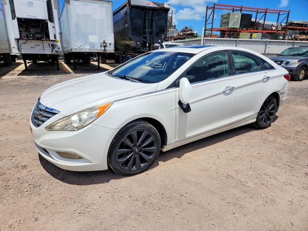 2012 HYUNDAI SONATA Middle level