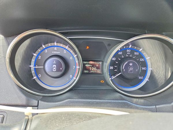 2012 HYUNDAI SONATA Middle level