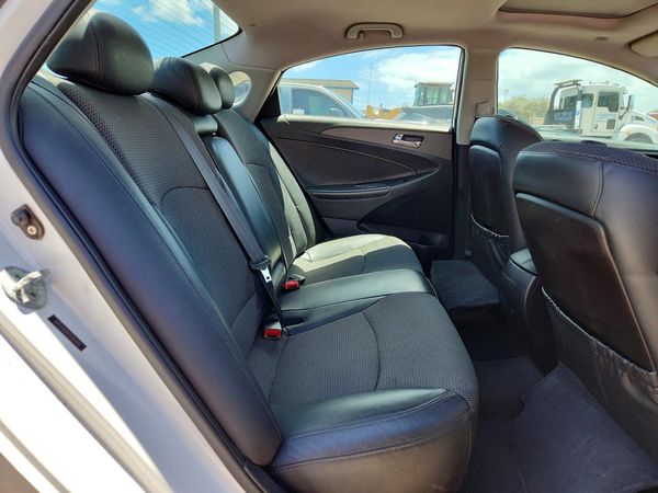 2012 HYUNDAI SONATA Middle level