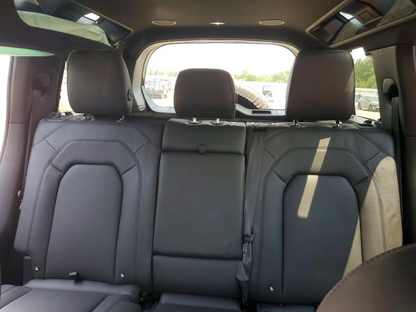 2025 LAND ROVER DEFENDER 110 X-Dynamic SE