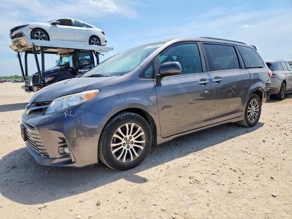2020 TOYOTA SIENNA Q grade