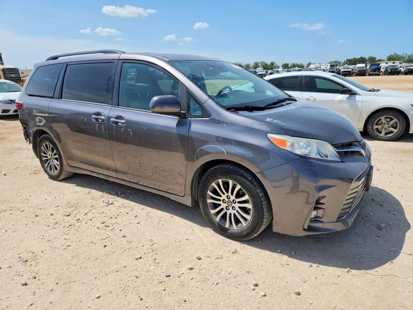 2020 TOYOTA SIENNA Q grade