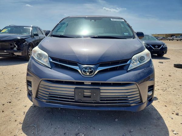 2020 TOYOTA SIENNA Q grade