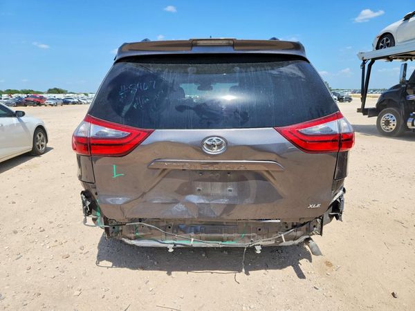 2020 TOYOTA SIENNA Q grade