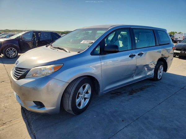 2017 TOYOTA SIENNA L