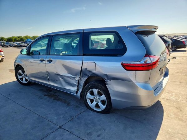 2017 TOYOTA SIENNA L