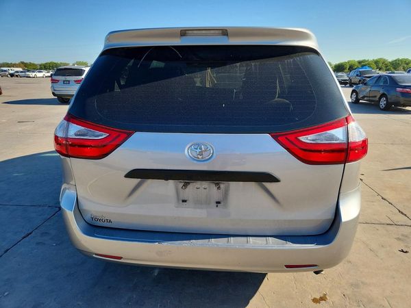 2017 TOYOTA SIENNA L
