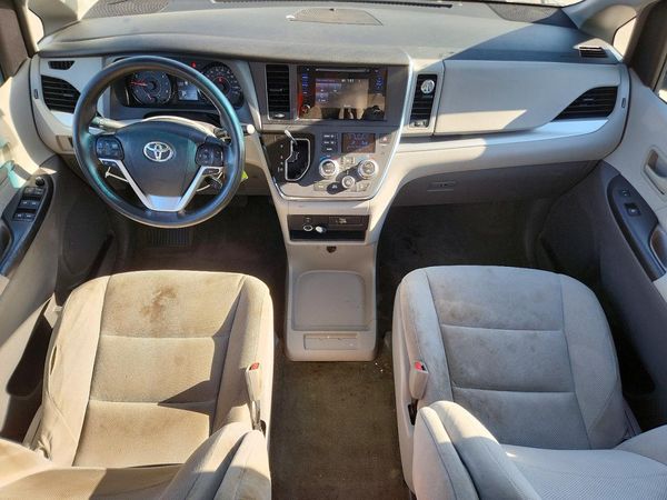 2017 TOYOTA SIENNA L