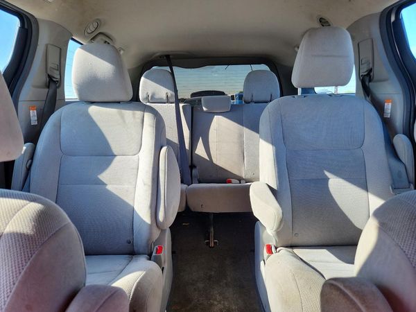 2017 TOYOTA SIENNA L