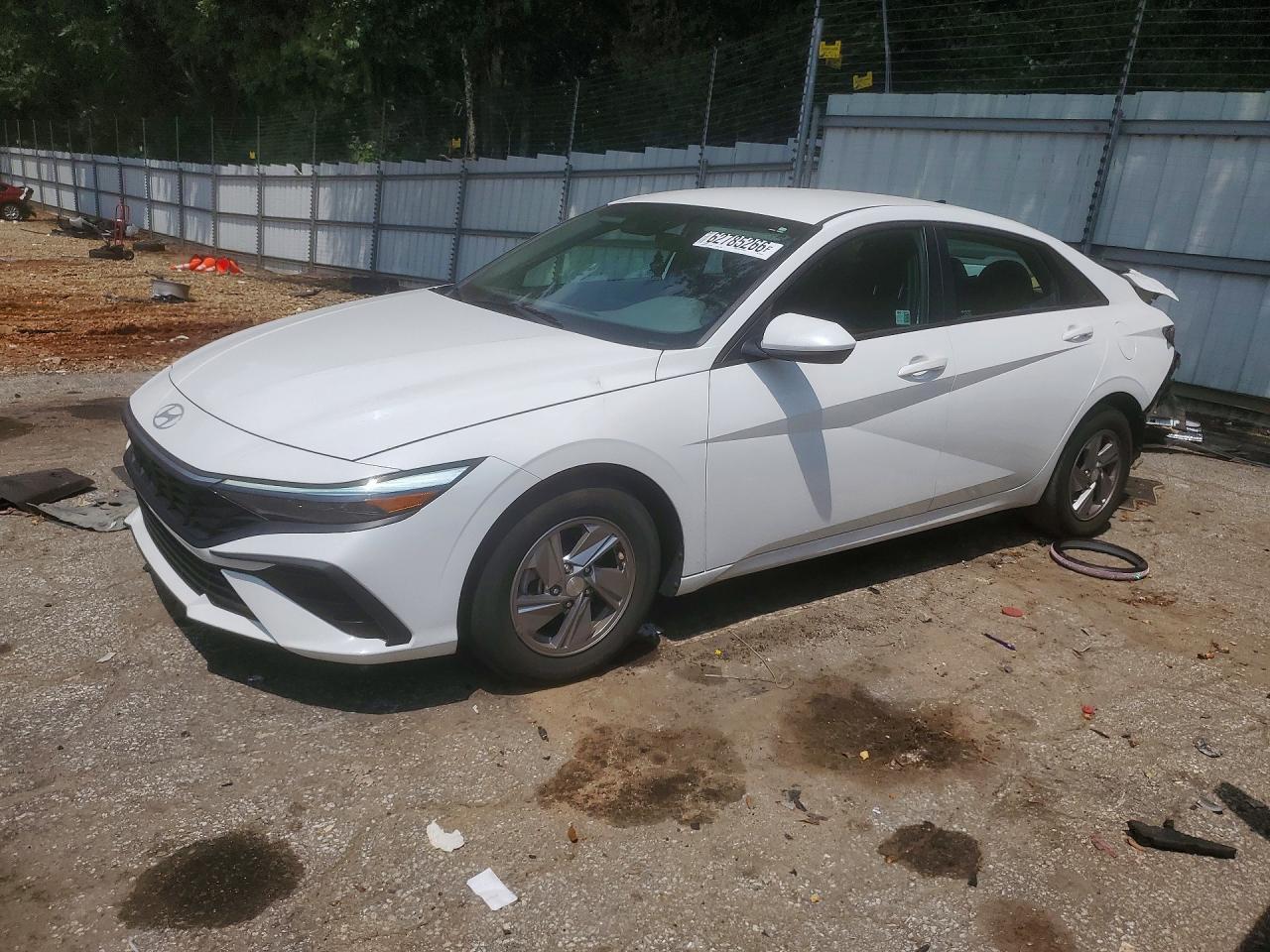 2024 HYUNDAI ELANTRA SE