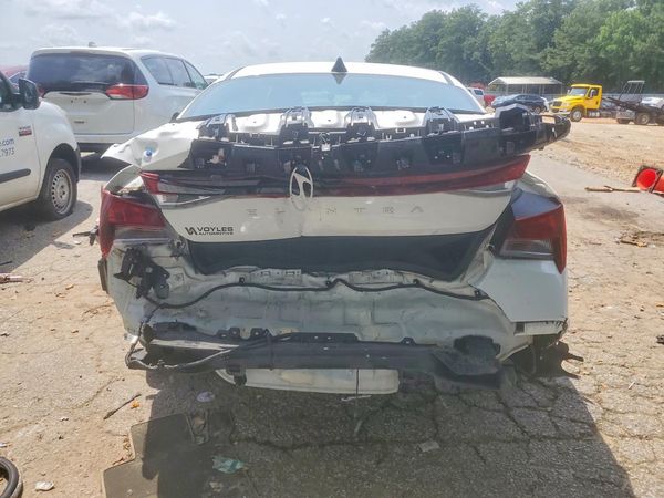 2024 HYUNDAI ELANTRA SE
