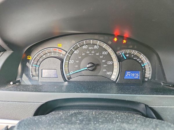 2012 TOYOTA CAMRY