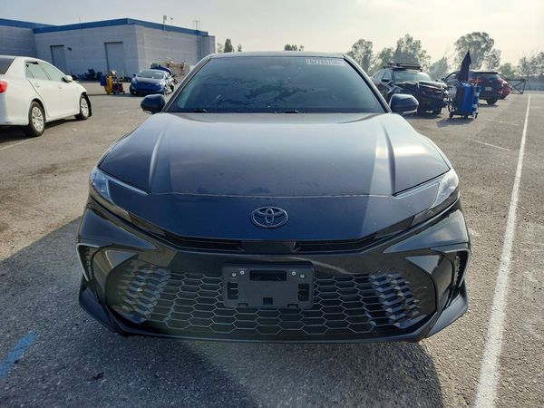 2025 TOYOTA CAMRY