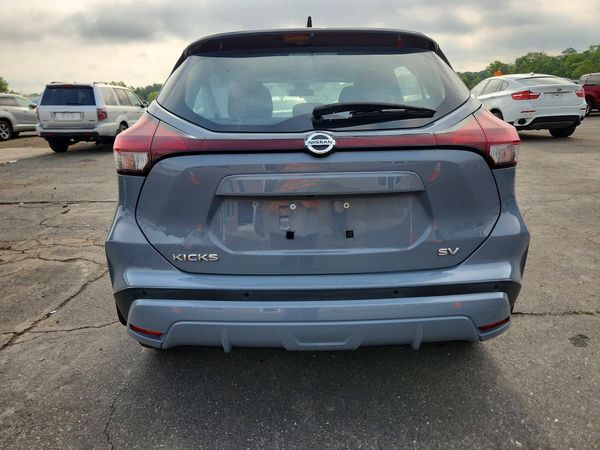 2021 NISSAN KICKS