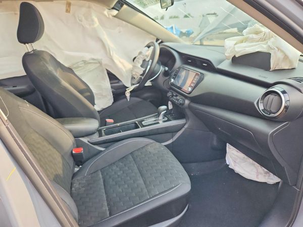 2021 NISSAN KICKS