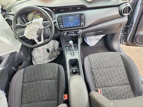 2021 NISSAN KICKS