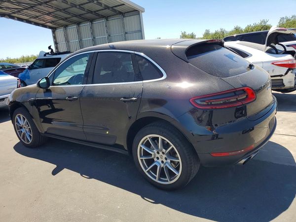 2015 PORSCHE MACAN
