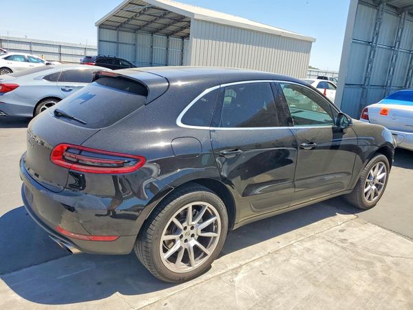 2015 PORSCHE MACAN
