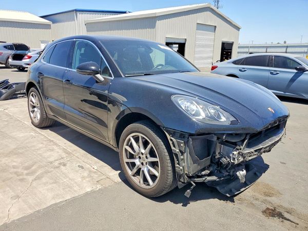 2015 PORSCHE MACAN