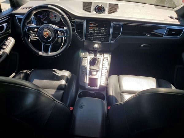 2015 PORSCHE MACAN