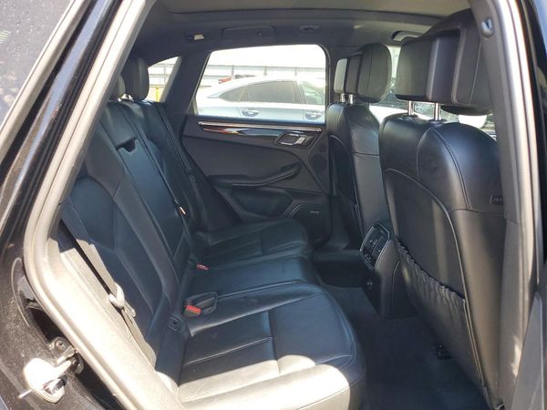 2015 PORSCHE MACAN