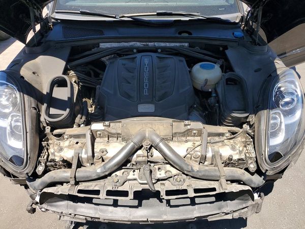 2015 PORSCHE MACAN