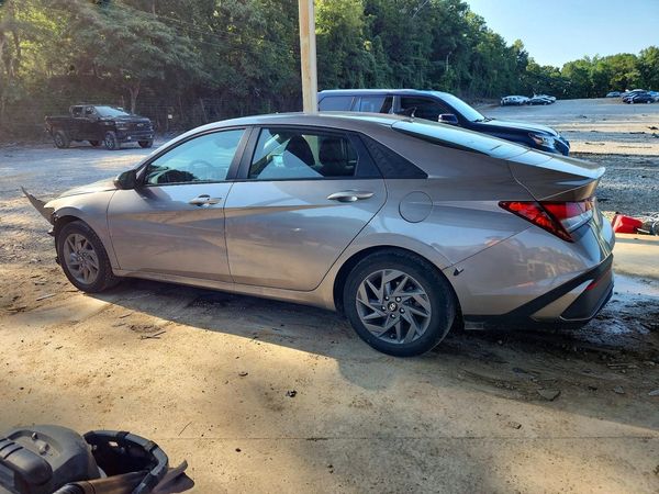 2024 HYUNDAI ELANTRA