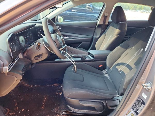 2024 HYUNDAI ELANTRA
