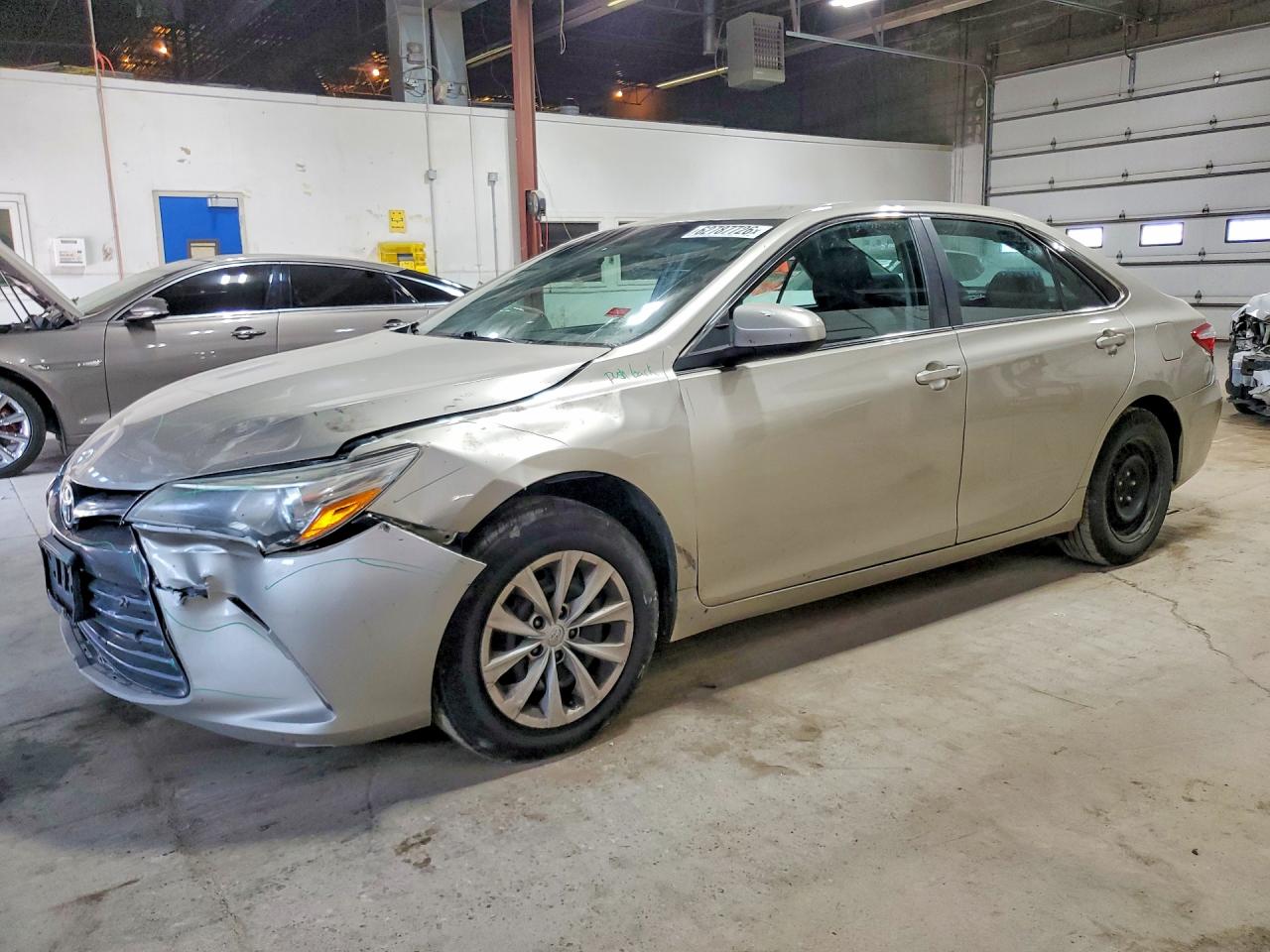 2016 TOYOTA CAMRY