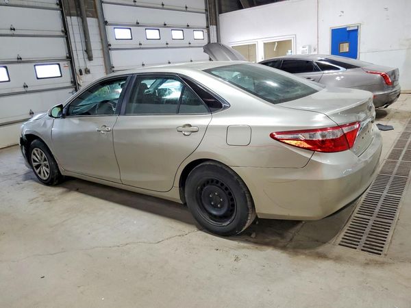 2016 TOYOTA CAMRY